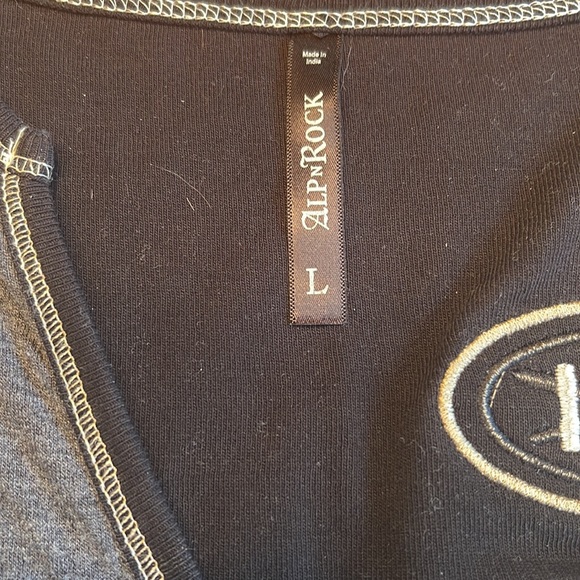 Long sleeve designer t - Picture 5 of 8